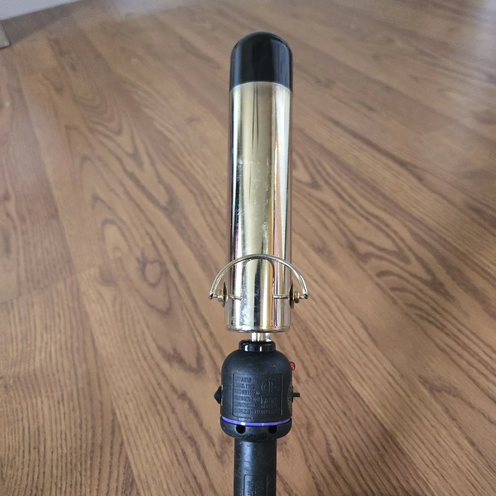 Hot Tools Signature Series Gold Curling Iron Wand 1.25